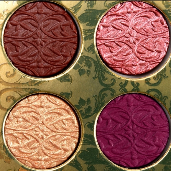 Mac "Feast Your Eyes" Eyeshadow Palette - Picture 13 of 14